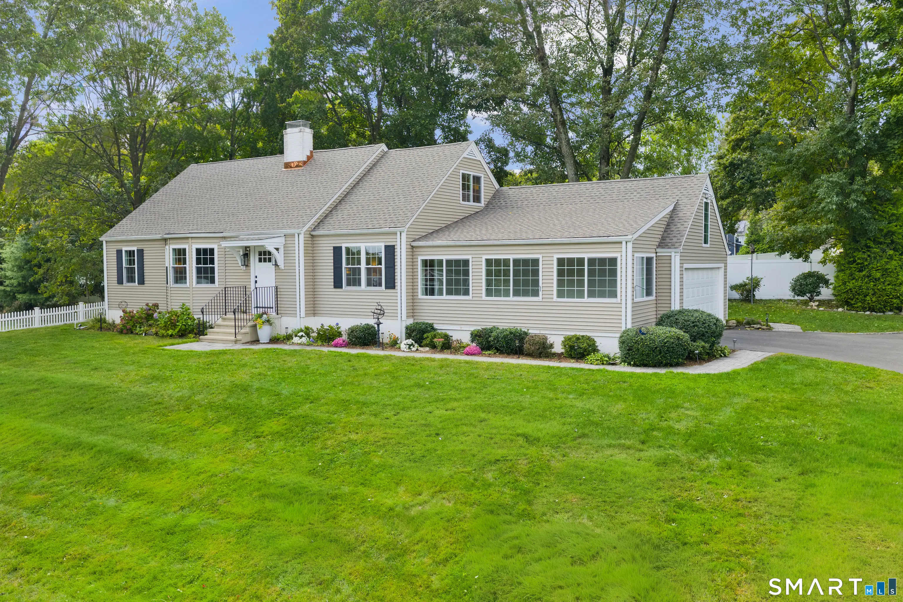 18 Koger Road, Trumbull