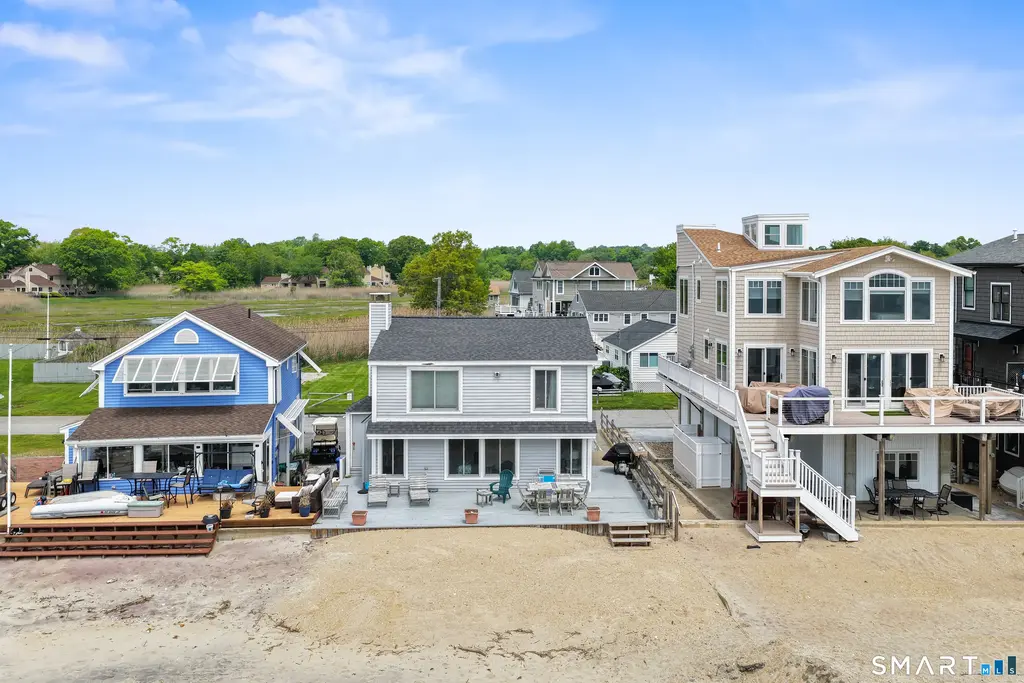 33 Beach Road West, Old Saybrook