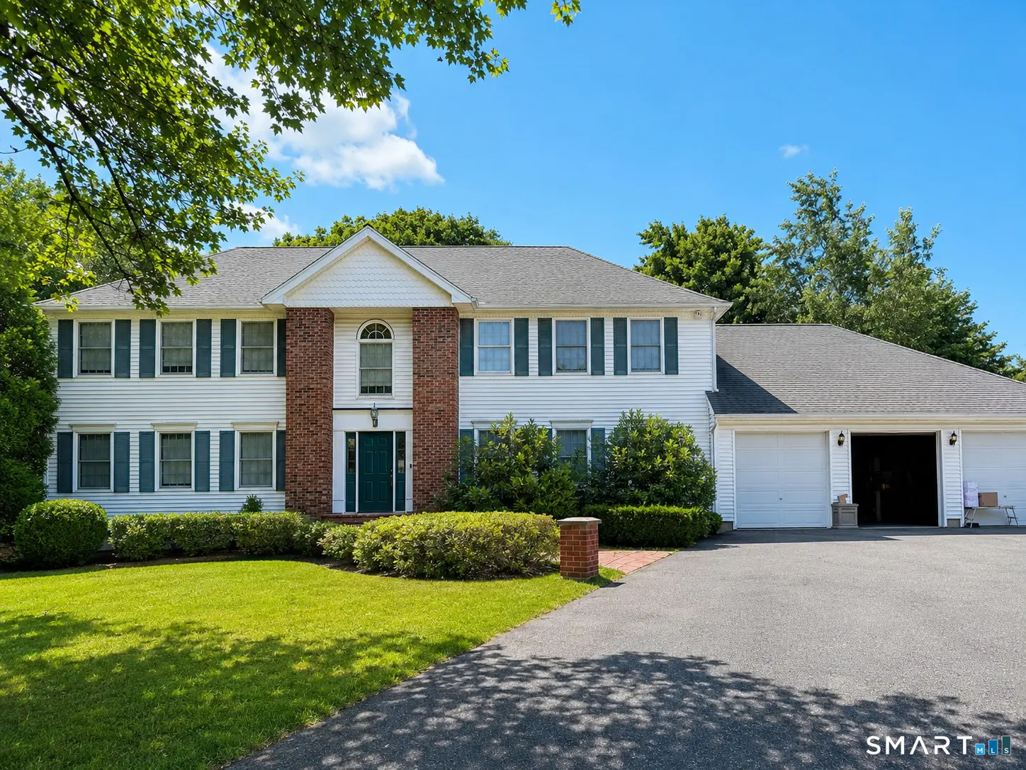 27 Spencer Brook Road, New Hartford
