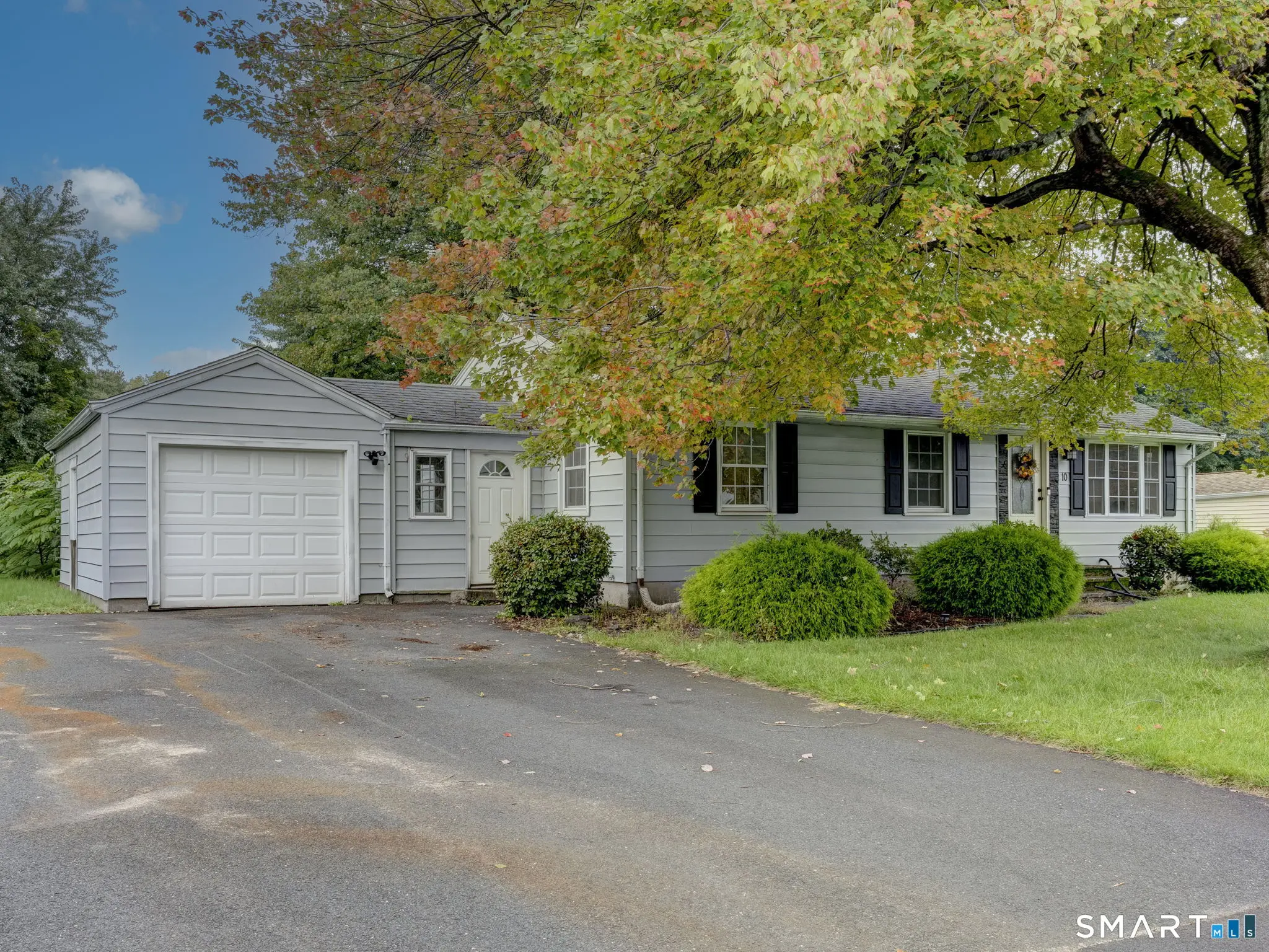 10 Meadowlark Road, Enfield