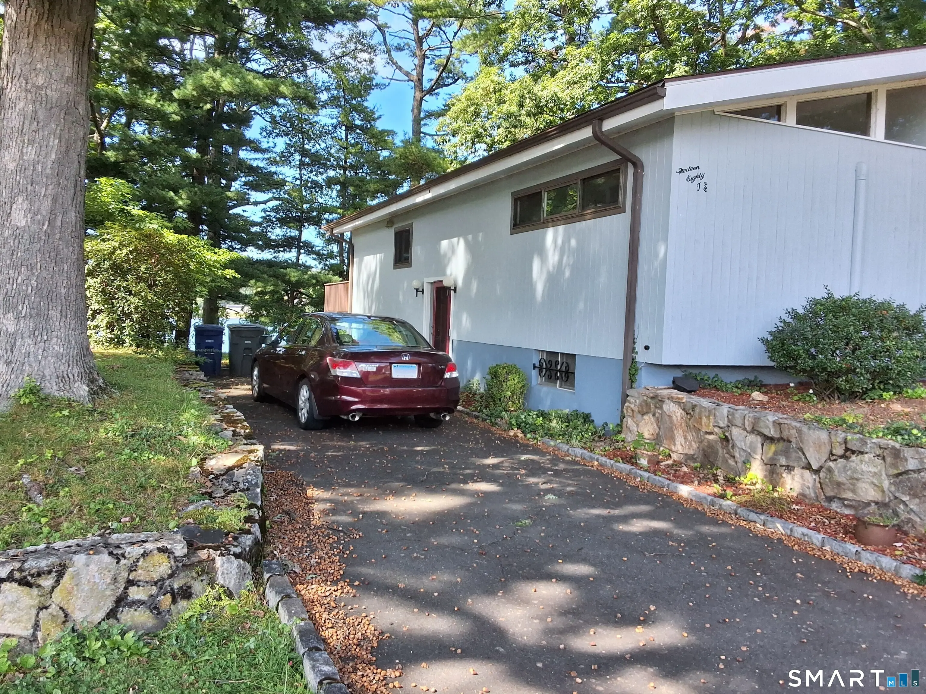 1385 Chopsey Hill Road, Bridgeport