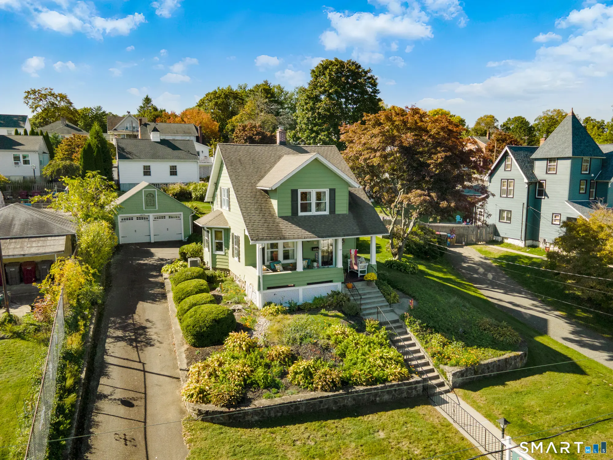 64 May Avenue, Naugatuck