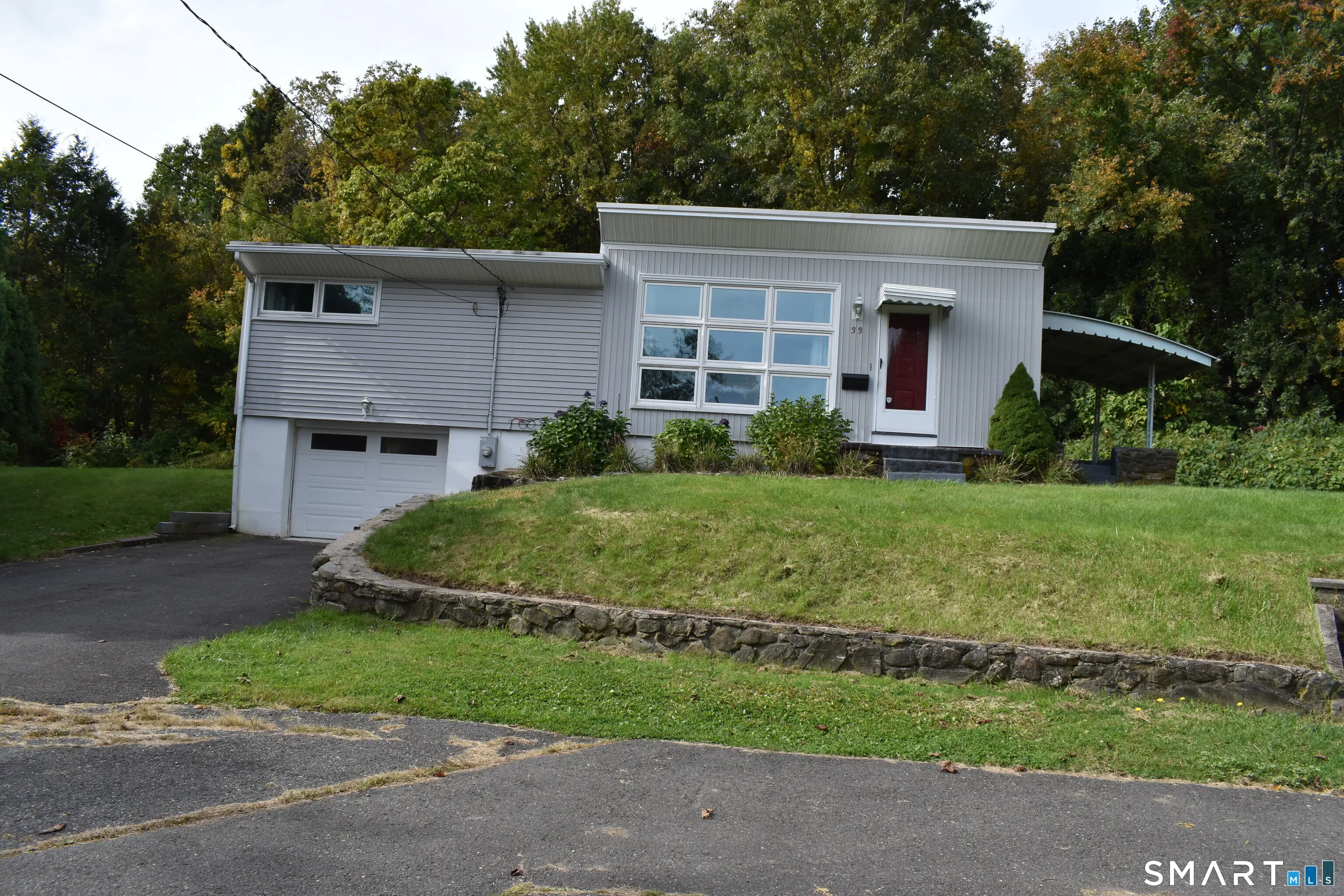 33 Wagon Wheel Court, Watertown
