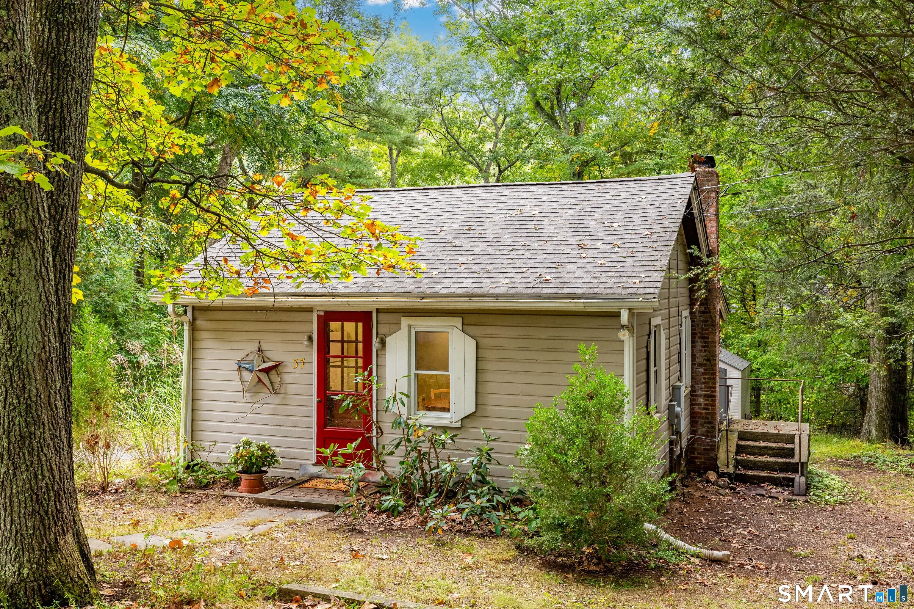37 Sassacus Road, Avon