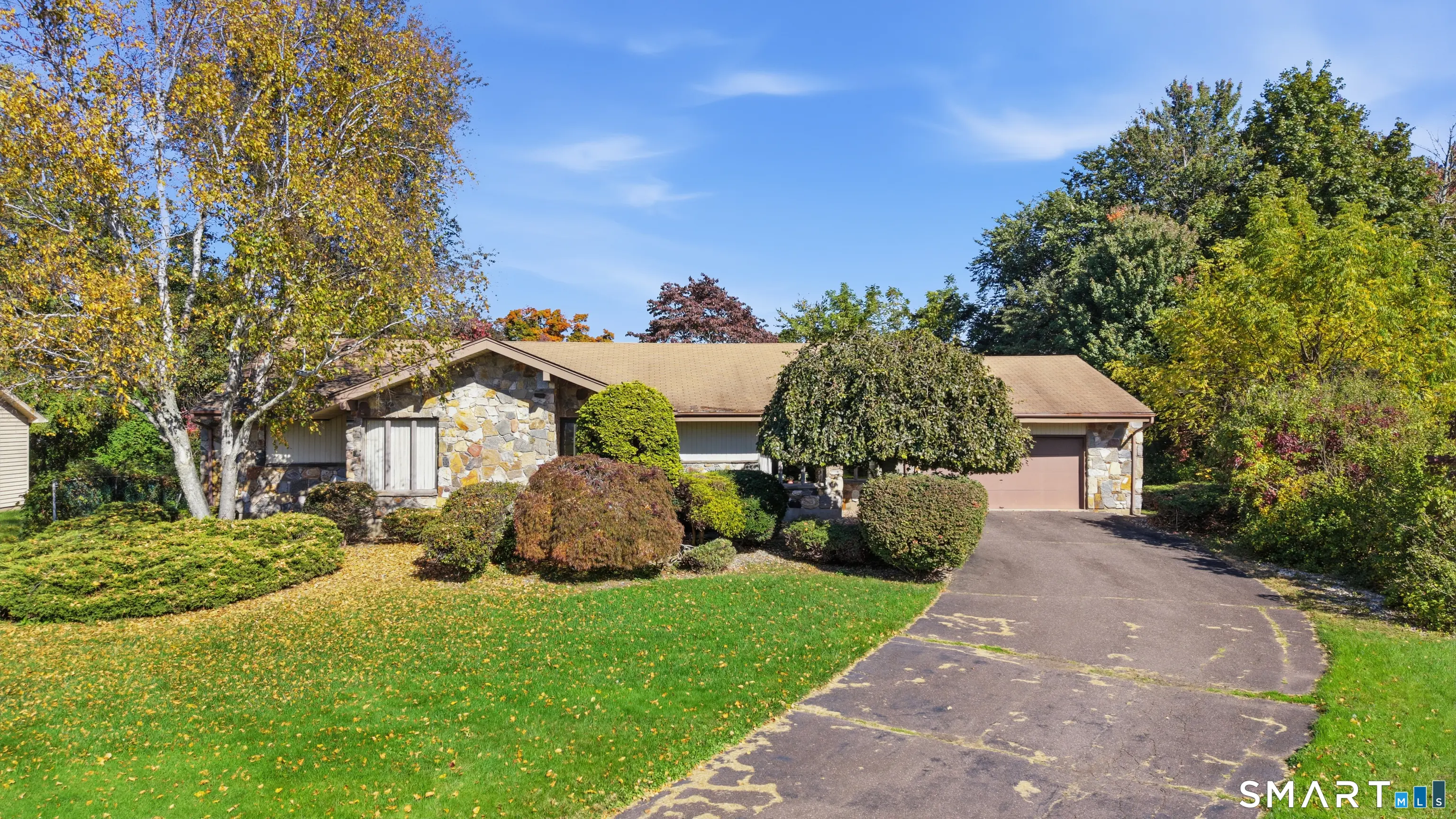 28 Angela Drive, Wethersfield