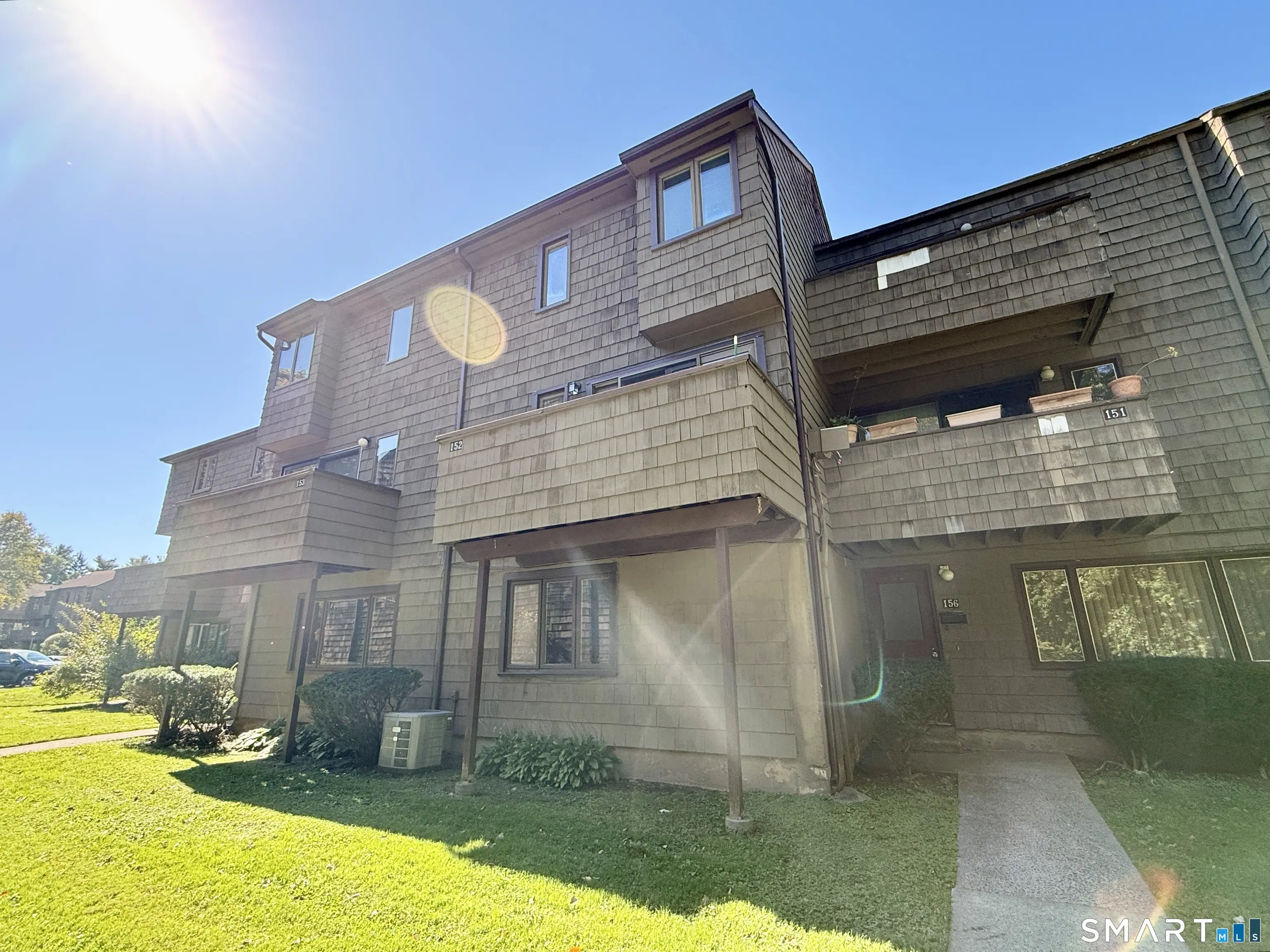 152 Towne House Road 152, Hamden
