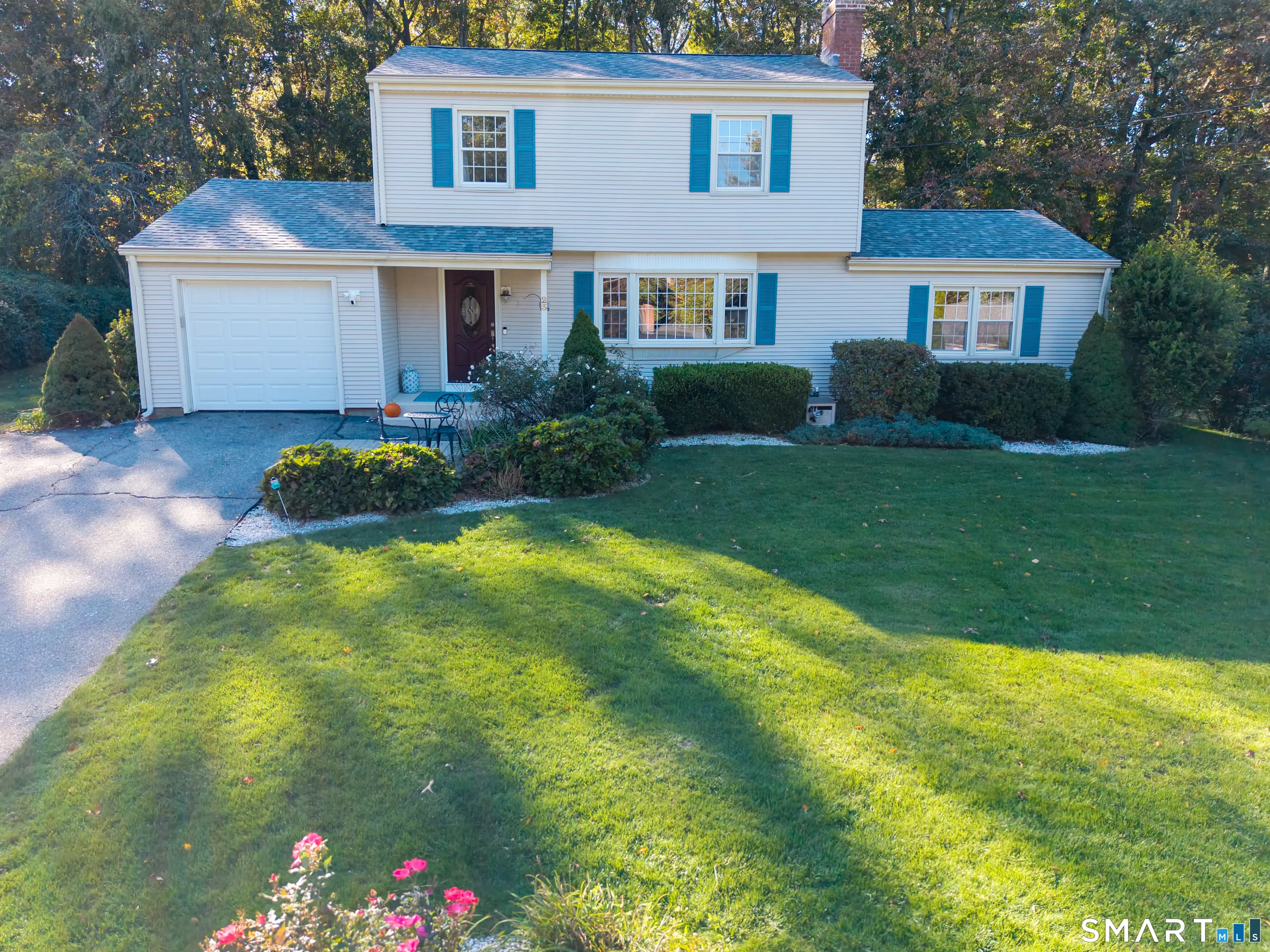 23 Oakwood Drive, Ledyard