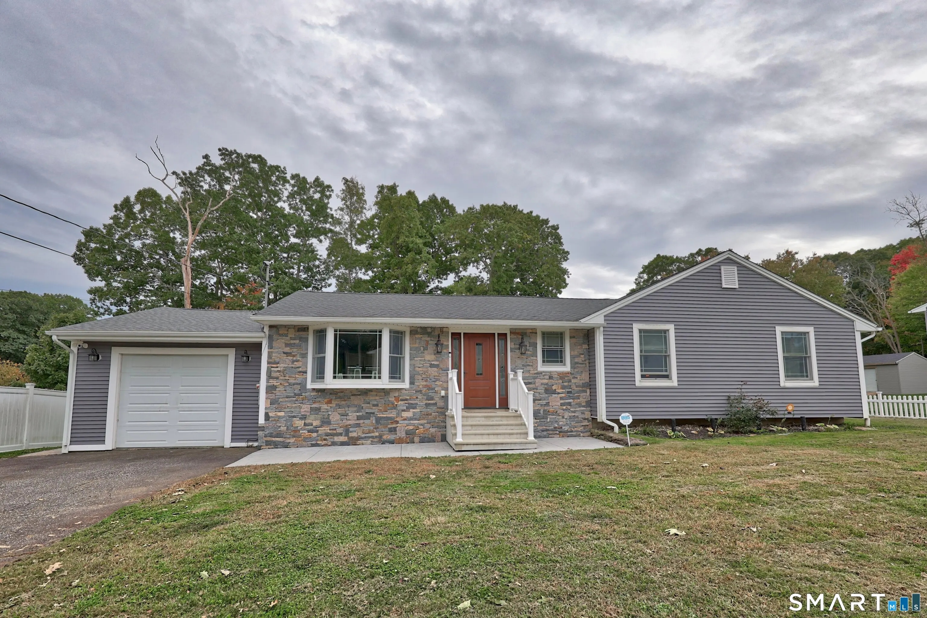 54 Buckland Street, Wolcott