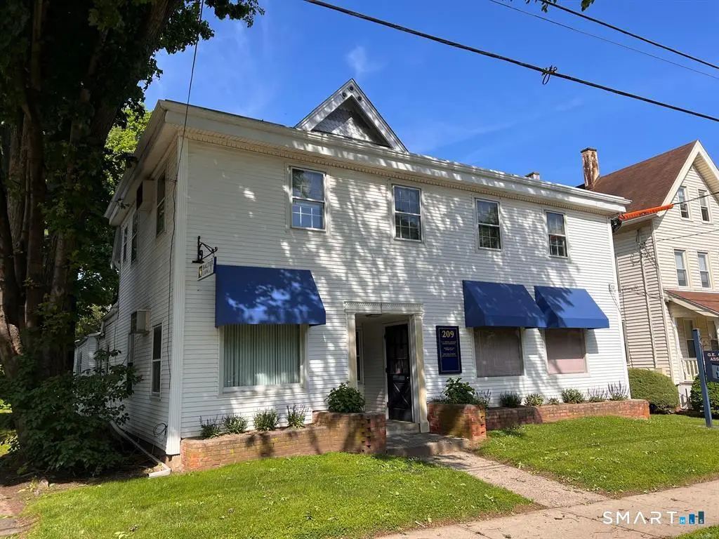 209 Montowese Street, Branford