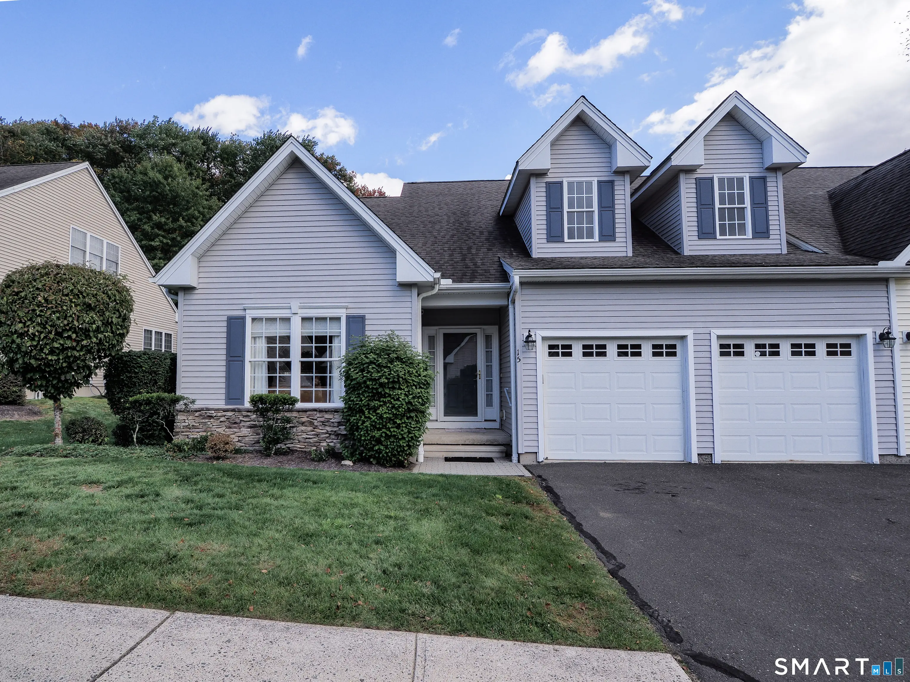 15 Hampshire Drive 15, Wolcott