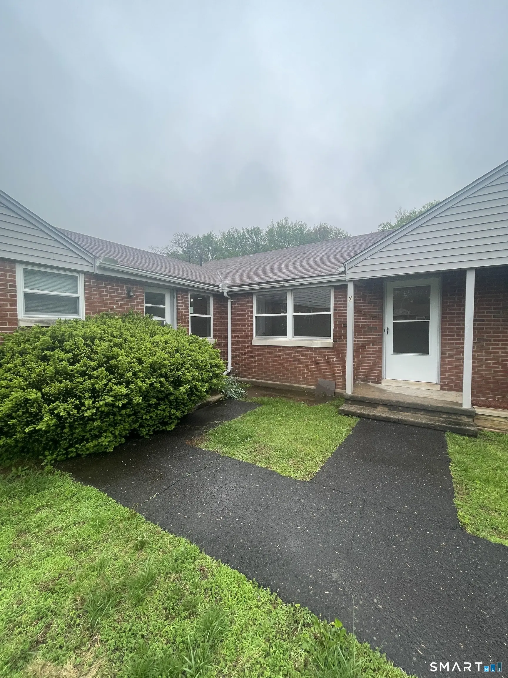 21-27 Hartford Avenue 7, Newington