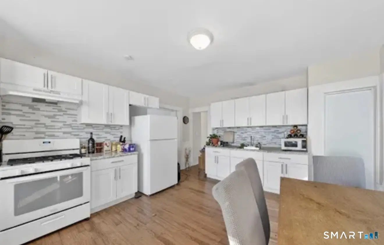 1389 Pembroke Street 1, Bridgeport
