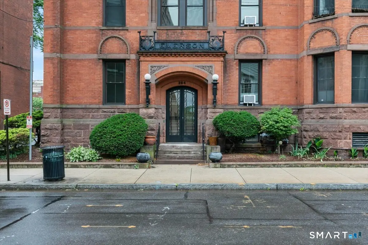 284 Orange Street 303, New Haven