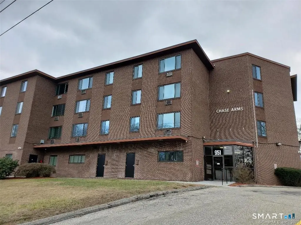 951 Chase Parkway C7, Waterbury