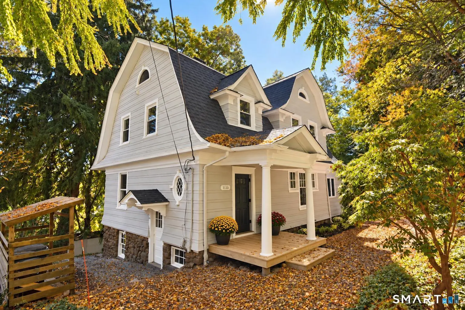 1125 Forest Road, New Haven