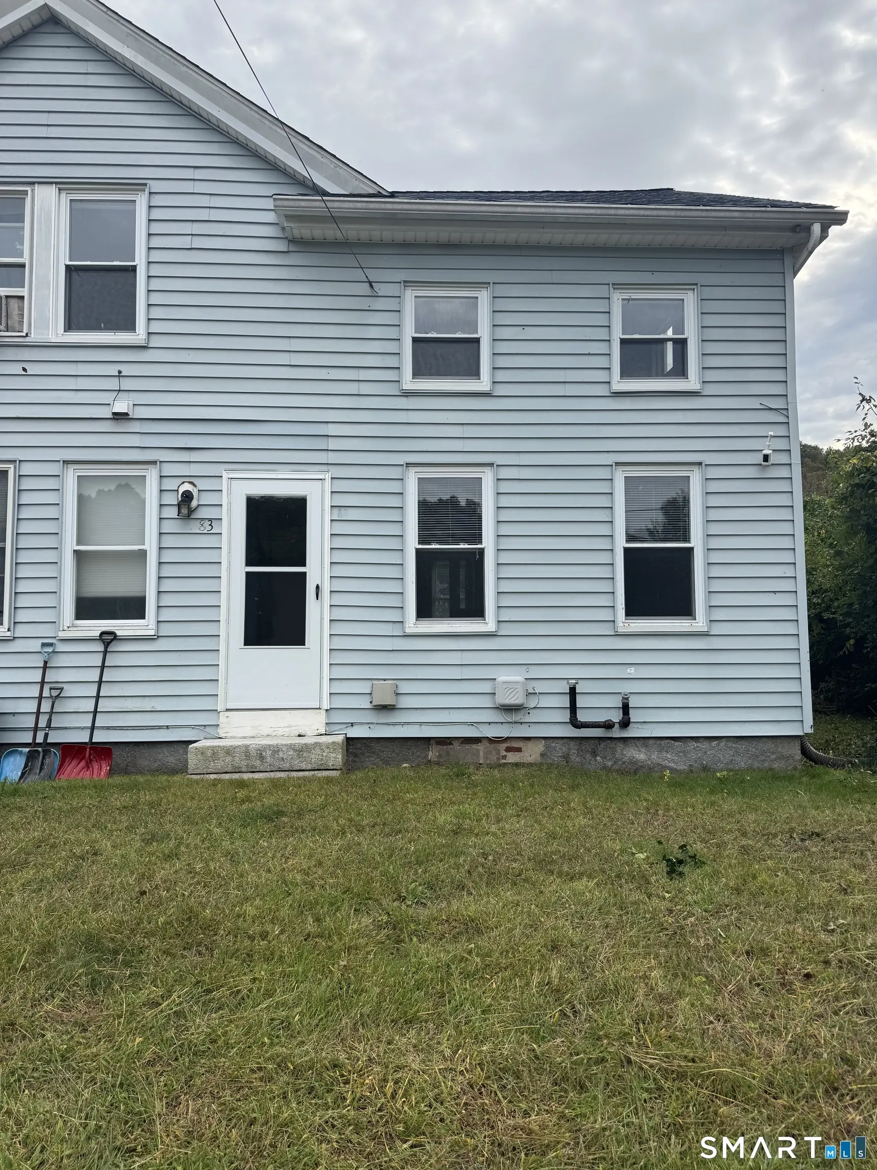 83 River Road, Sprague