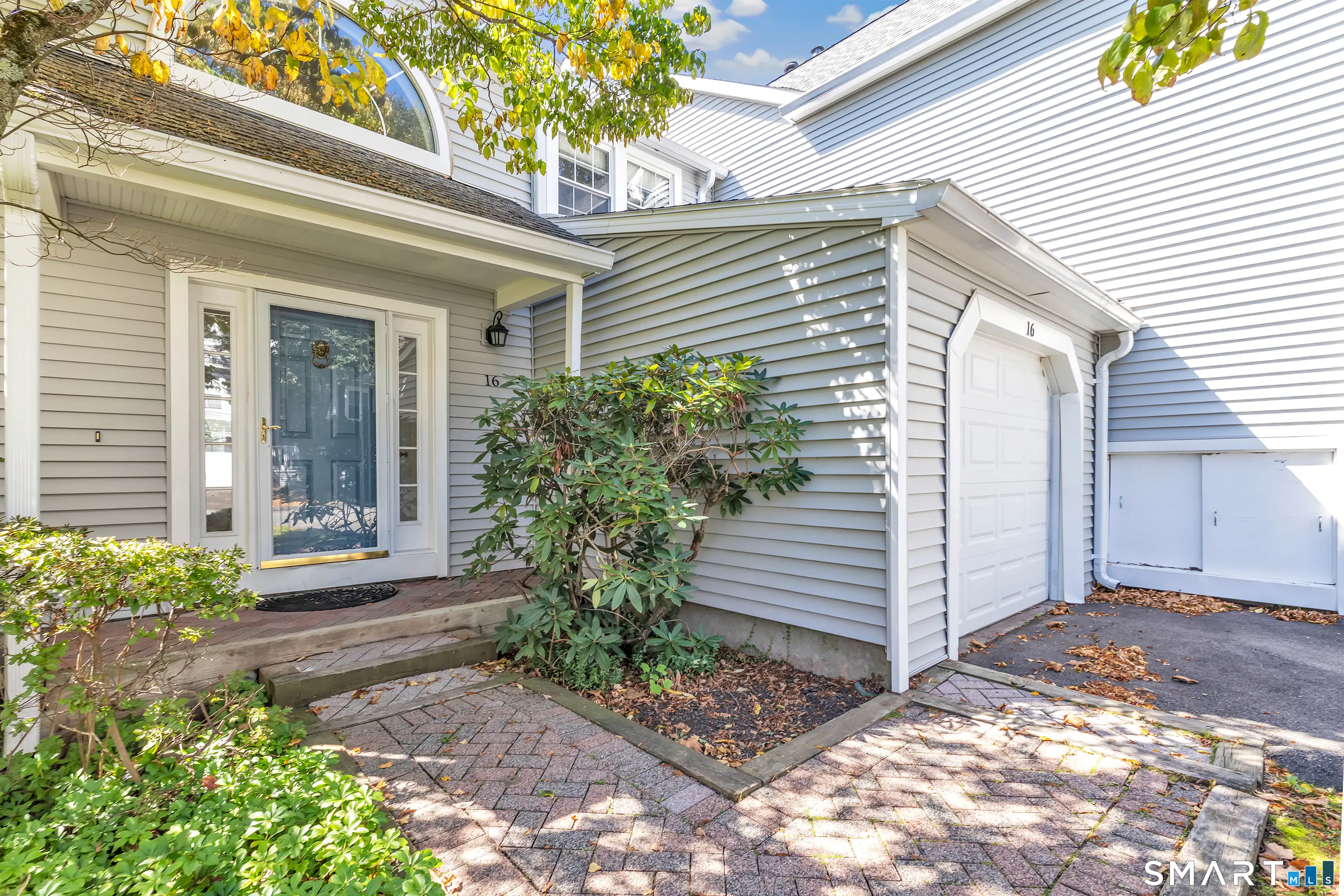 16 Rivendell Drive 16, Shelton