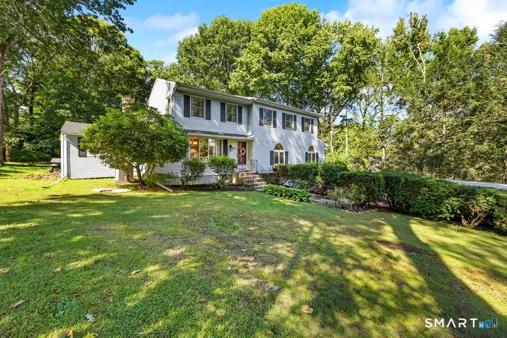 25 Crestwood Drive, Wolcott