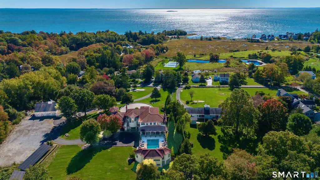 345 Vineyard Point Road, Guilford