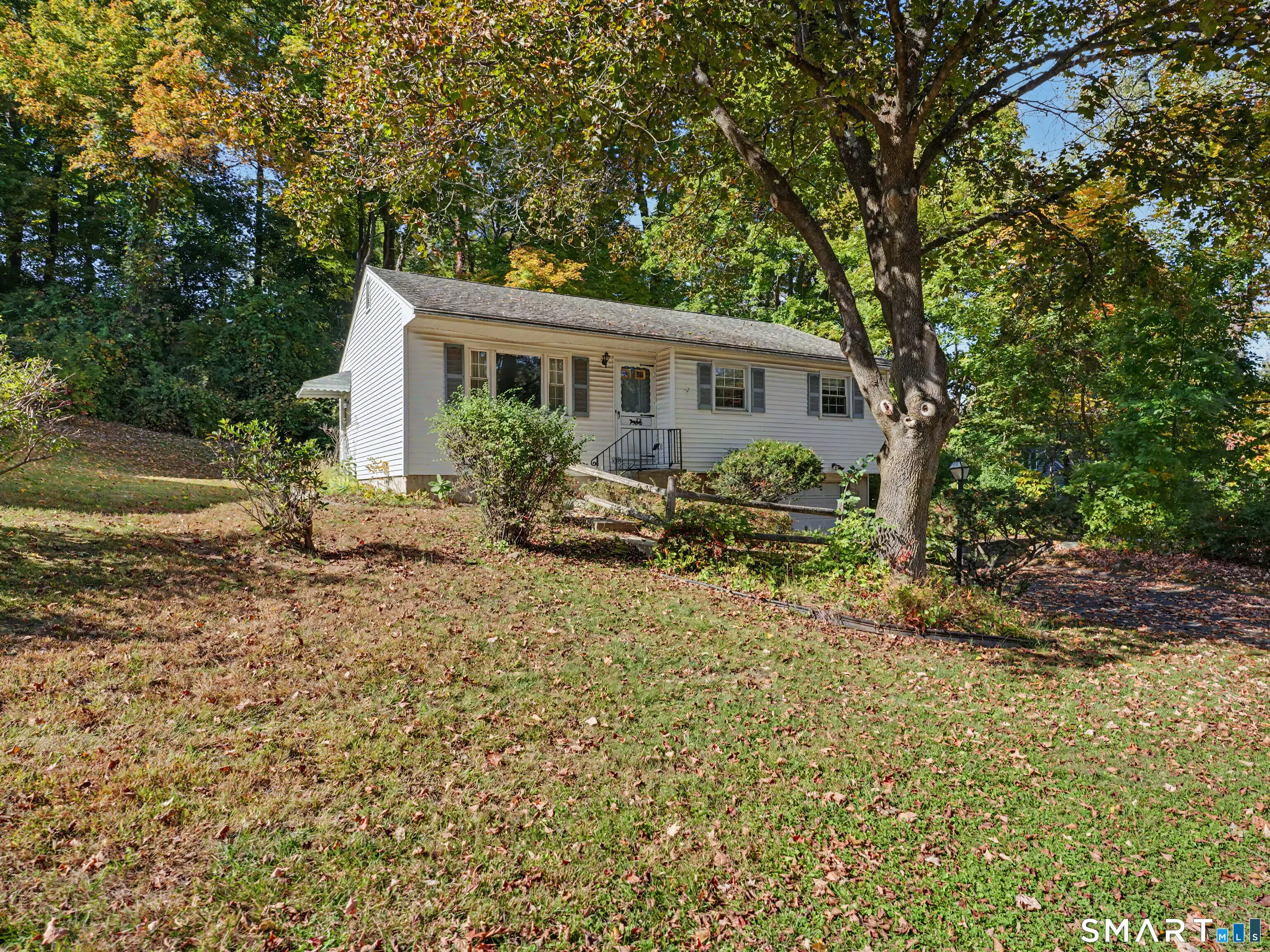 2 Almar Drive, Bethel