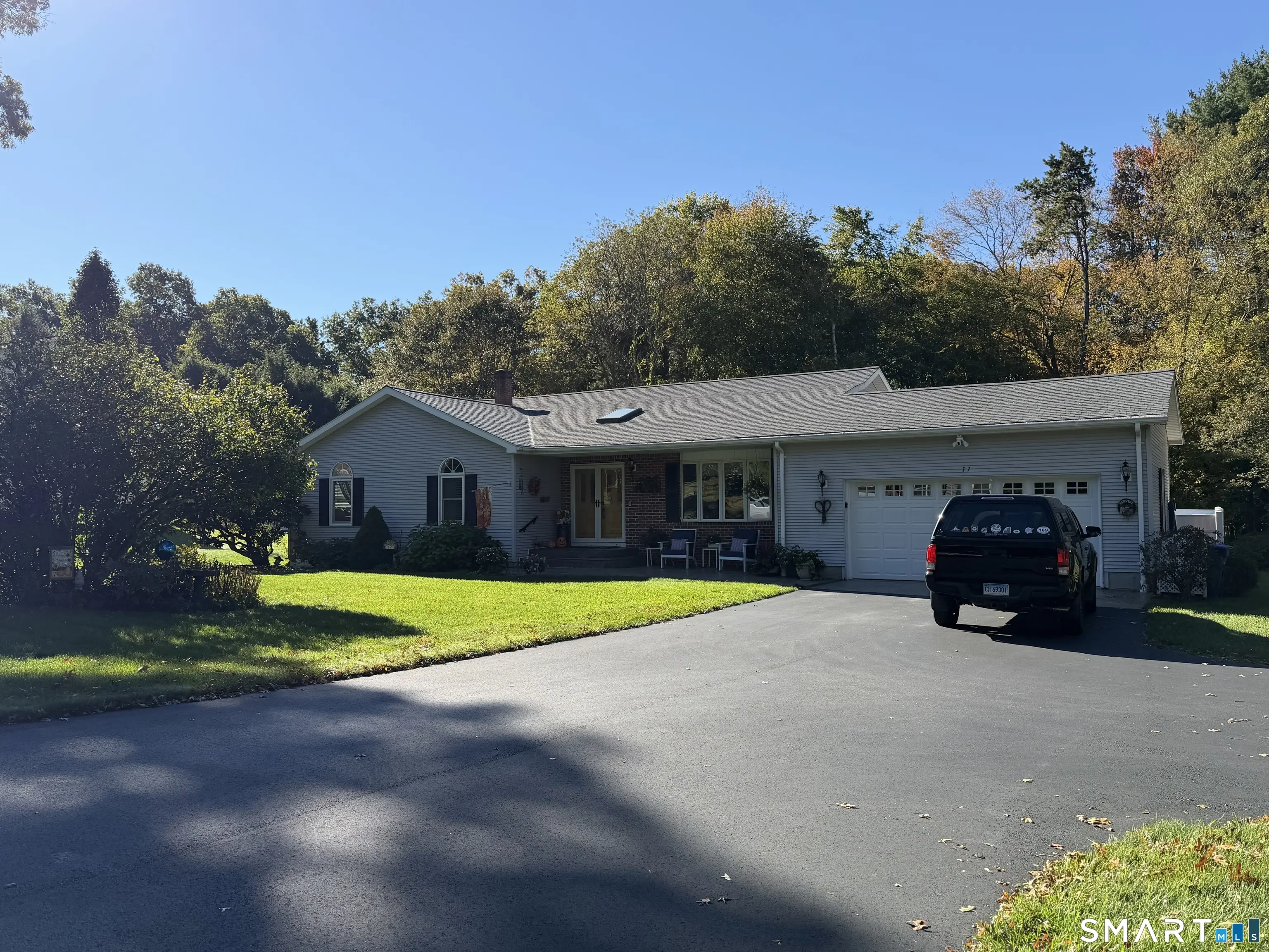 17 Vezina Drive, Killingly