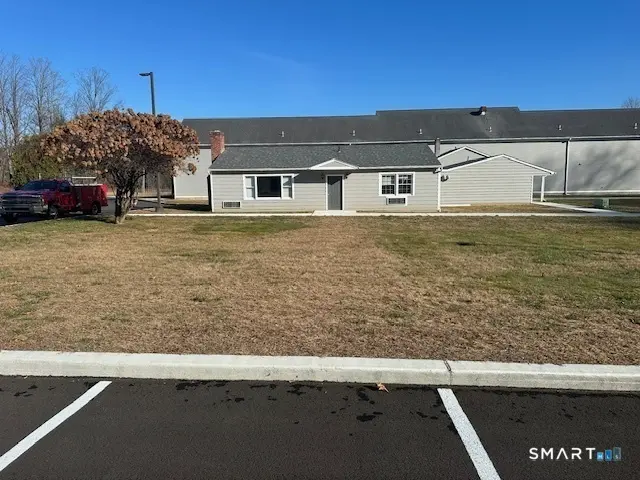 1030 Federal Road 100, Brookfield