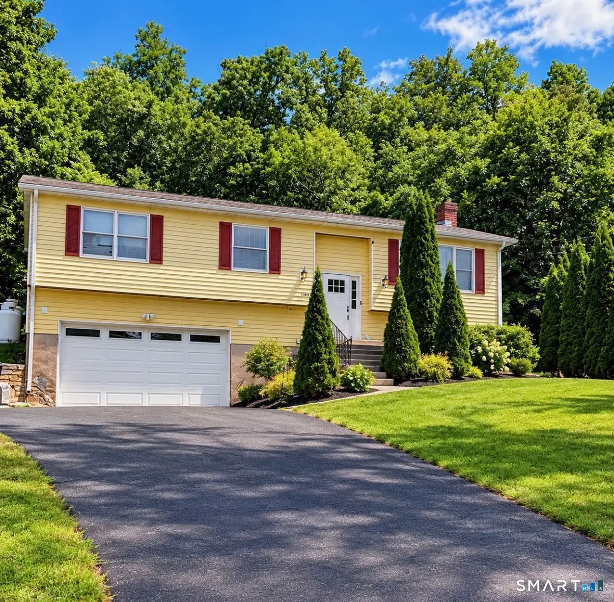 400 Broadway, Hamden