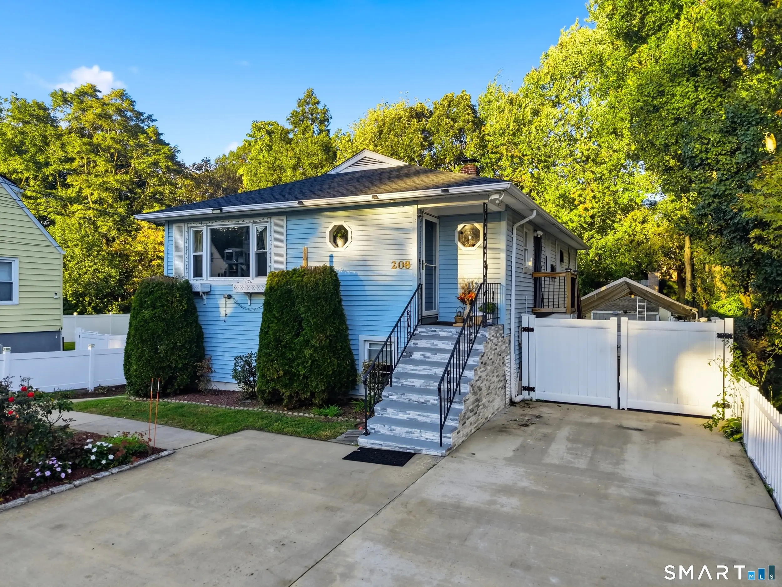 208 Sunrise Terrace, Bridgeport