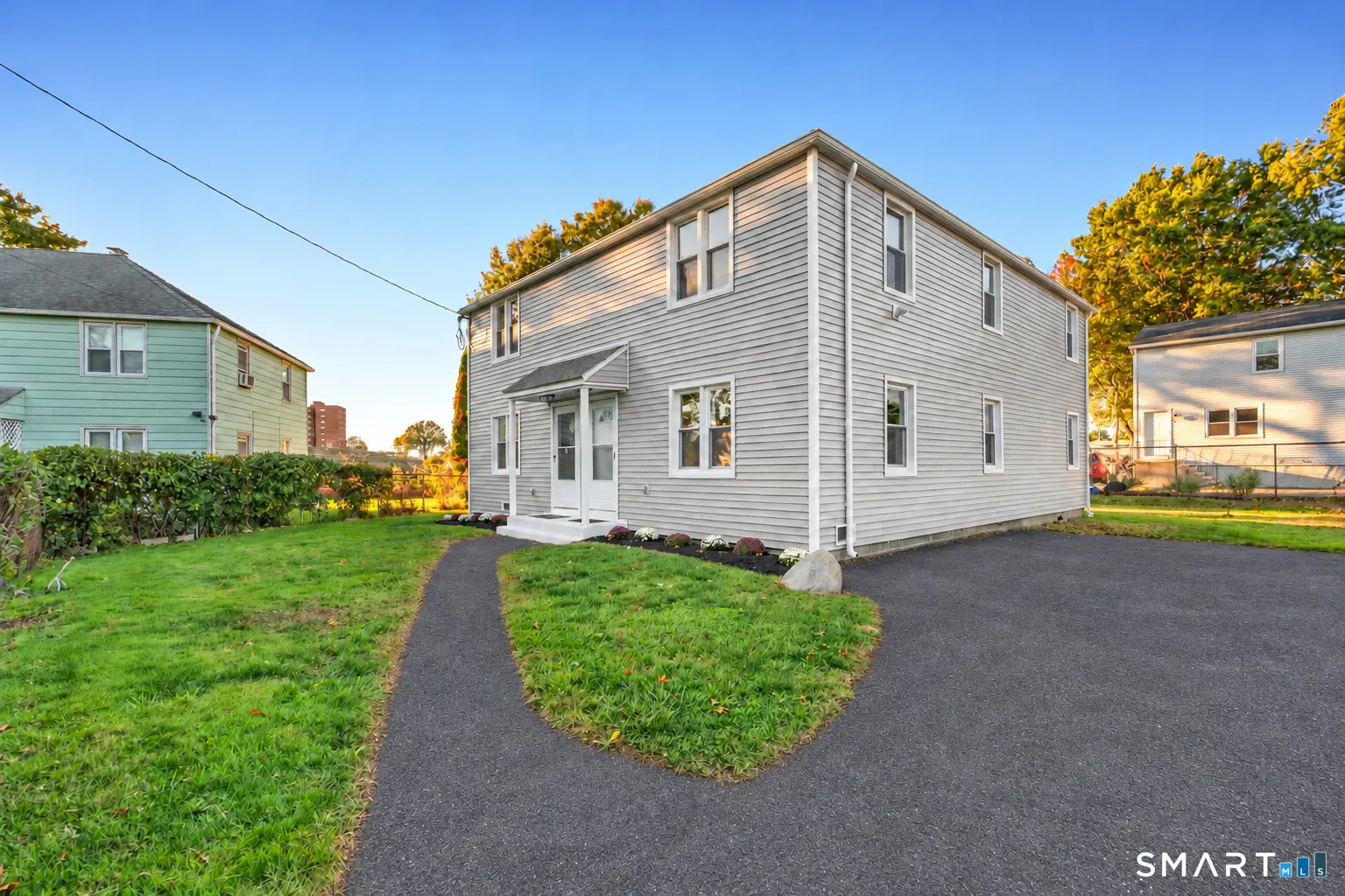 289 Pearl Harbor Street, Bridgeport