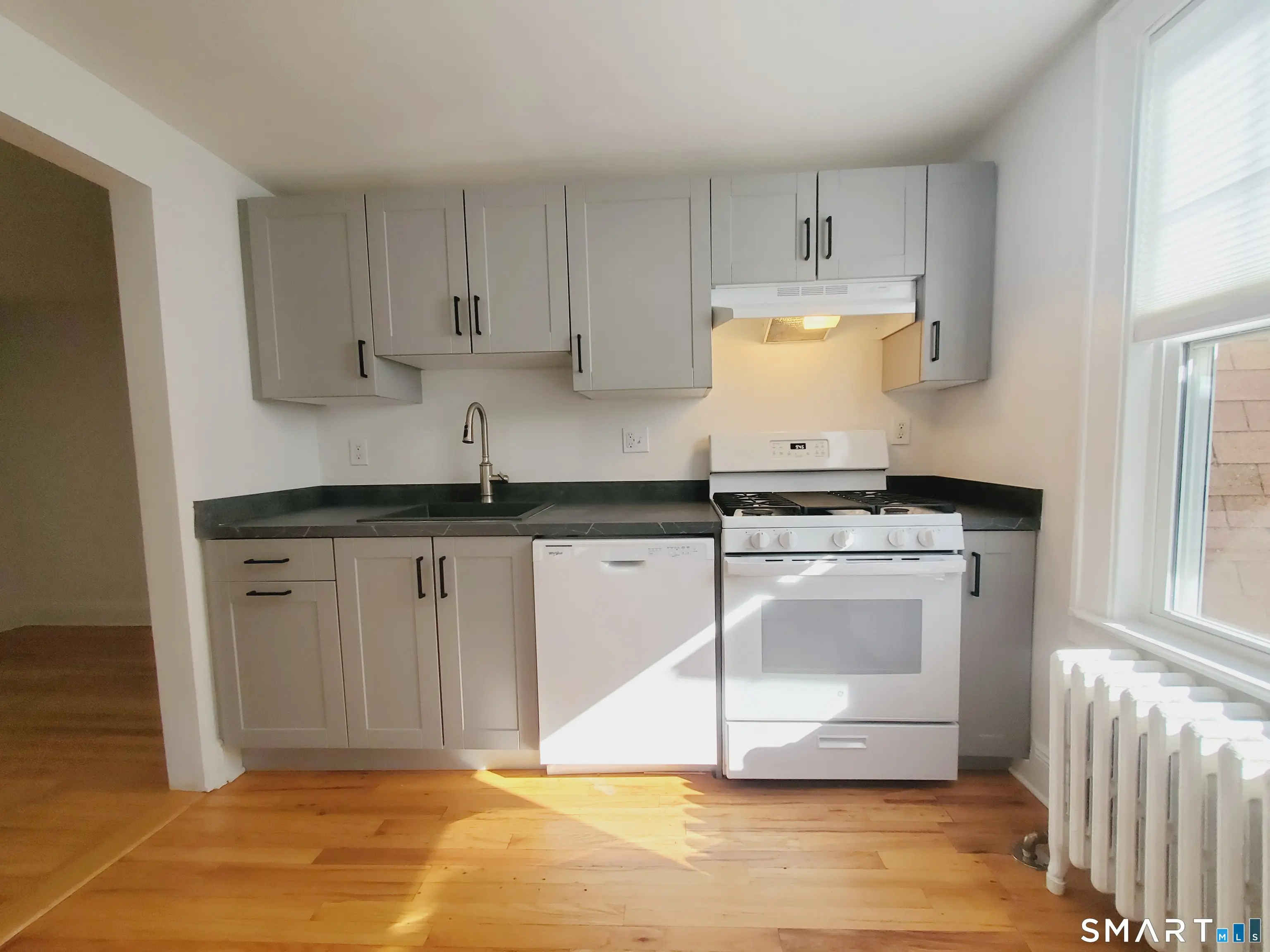 33 Holcomb Avenue 2l, Stamford