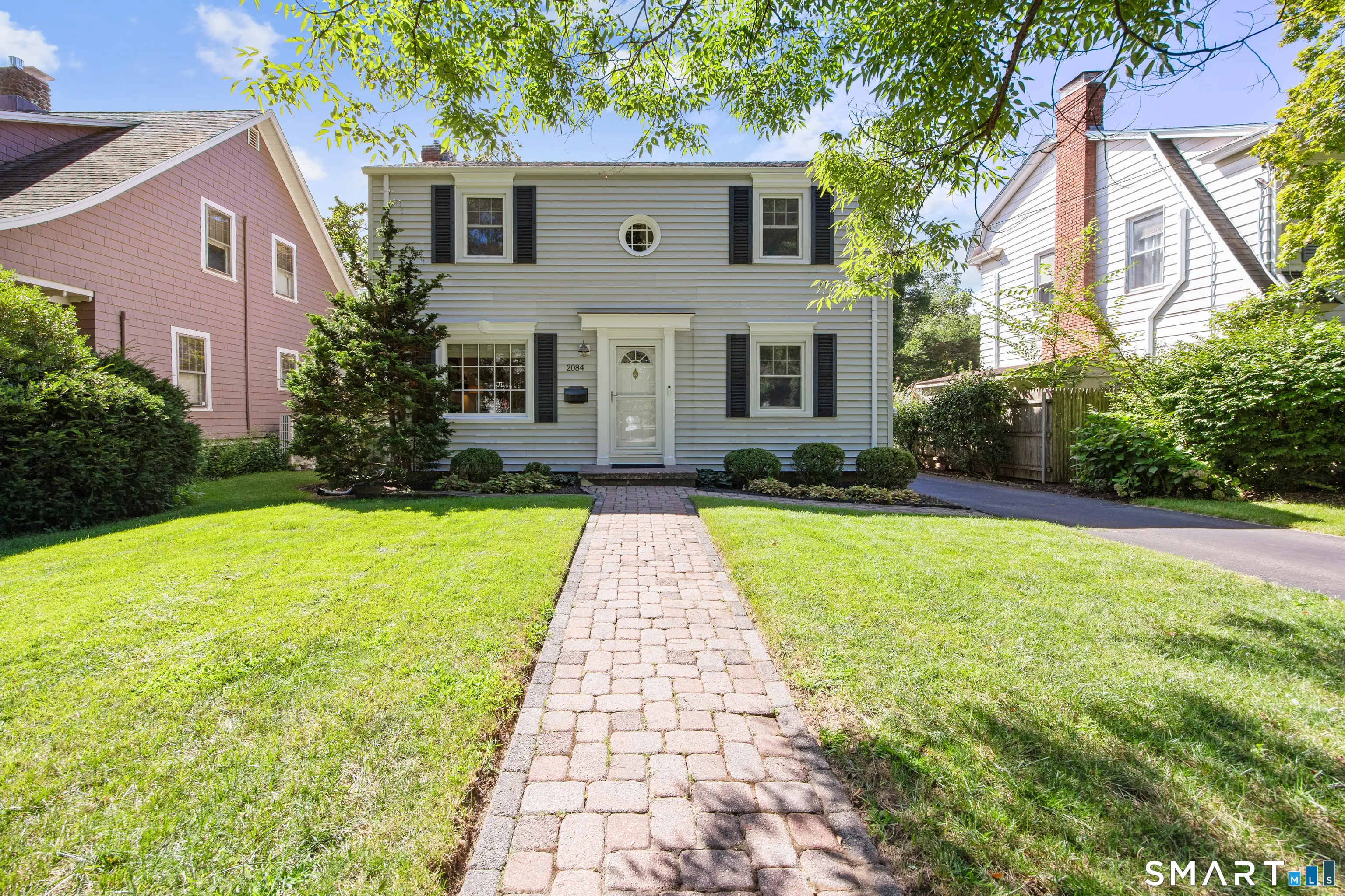 2084 Chapel Street, New Haven