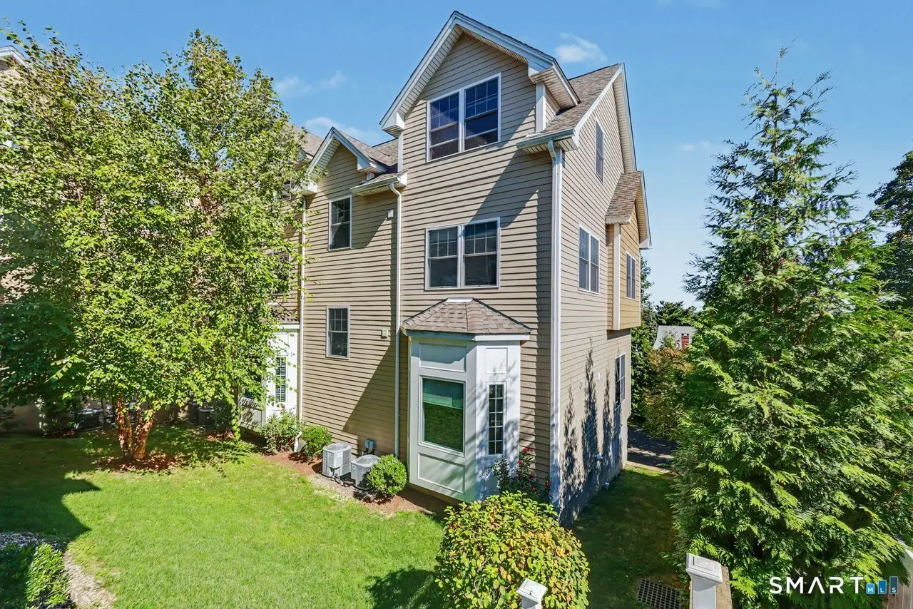 108 Seaside Avenue 16, Stamford