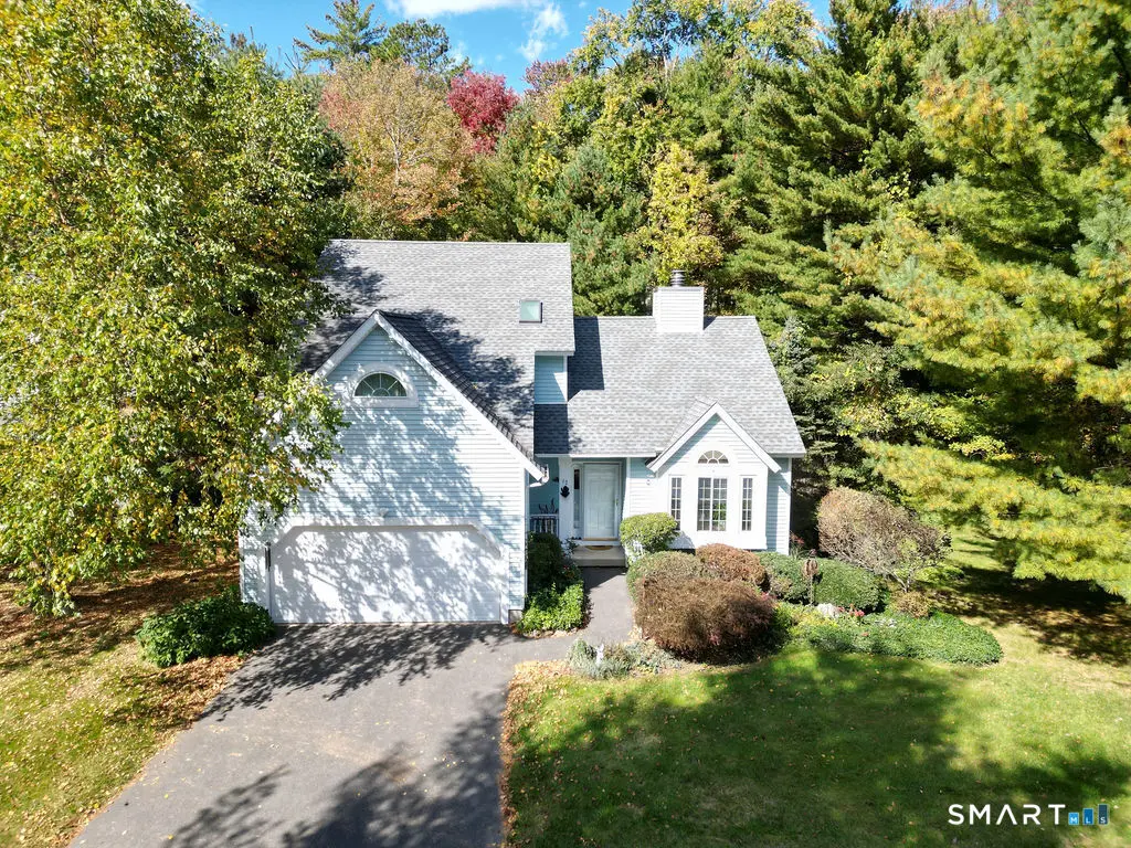 12 Edgewood Court 12, Simsbury