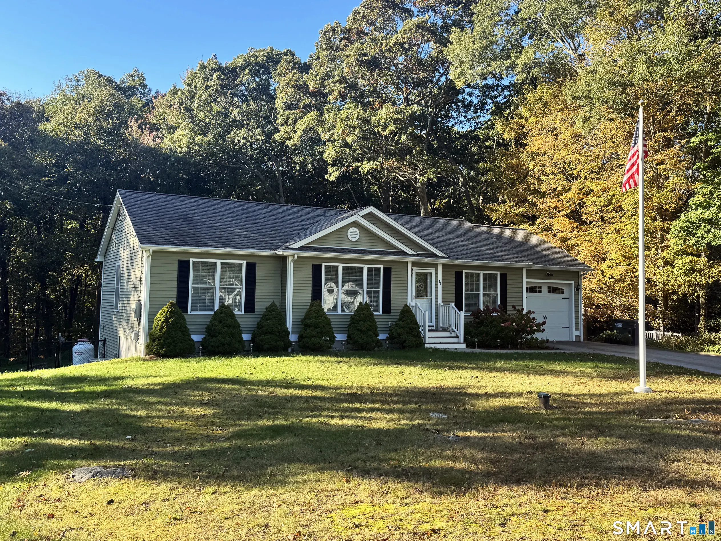 76 Vinegar Hill Road, Ledyard