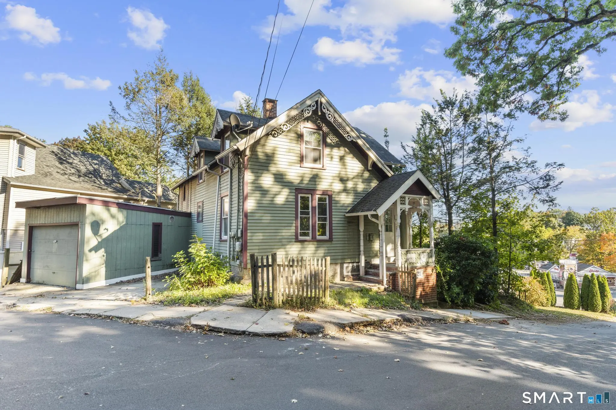 21 Pond Street, Naugatuck