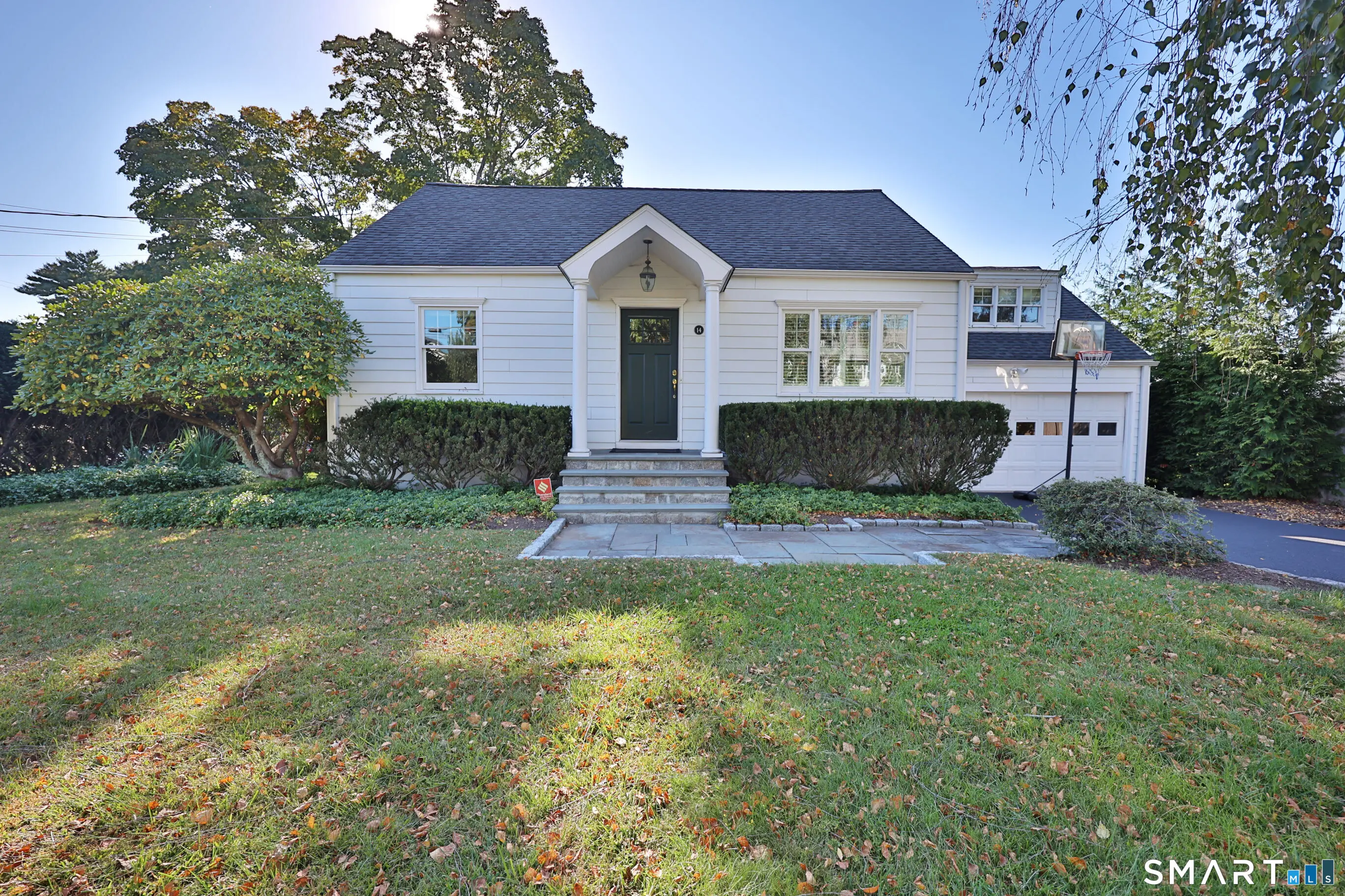 14 Maple Avenue South, Westport