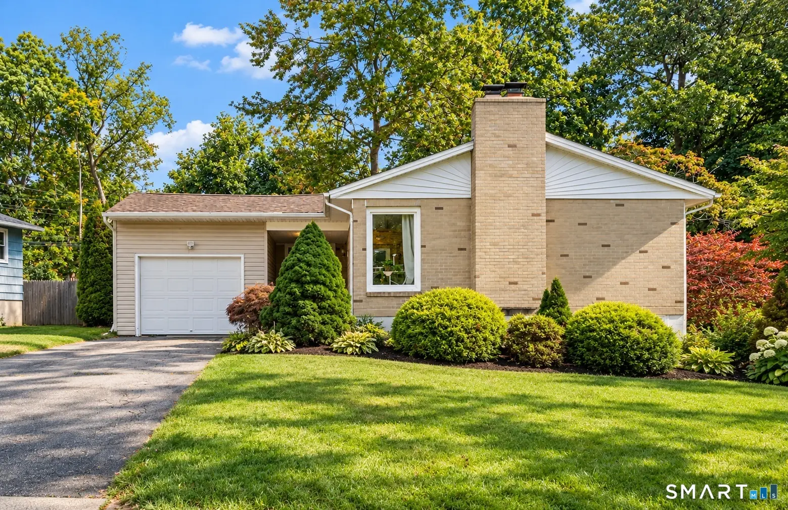 16 Bird Road, Naugatuck
