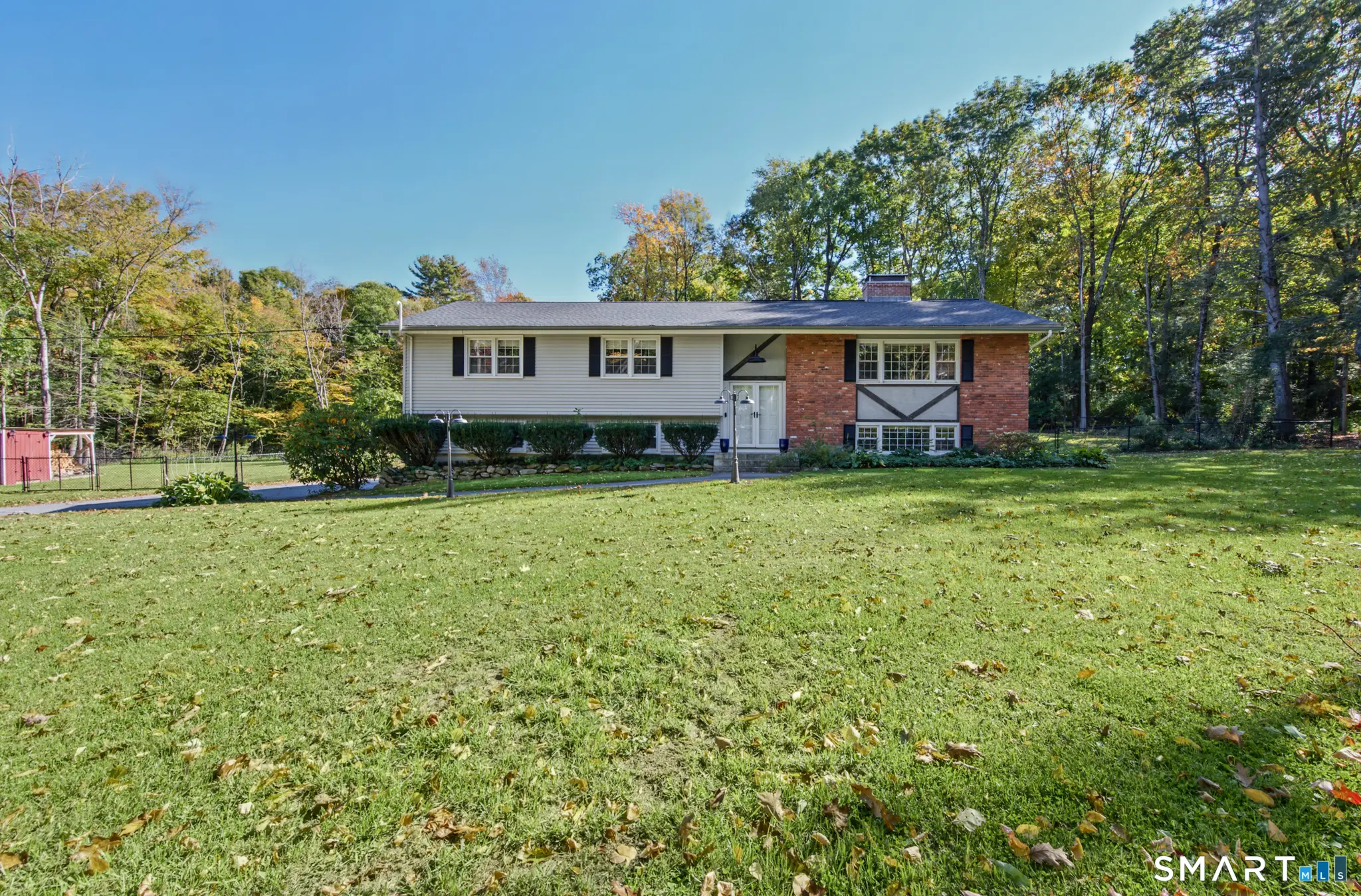 27 Berkshire Drive, New Hartford