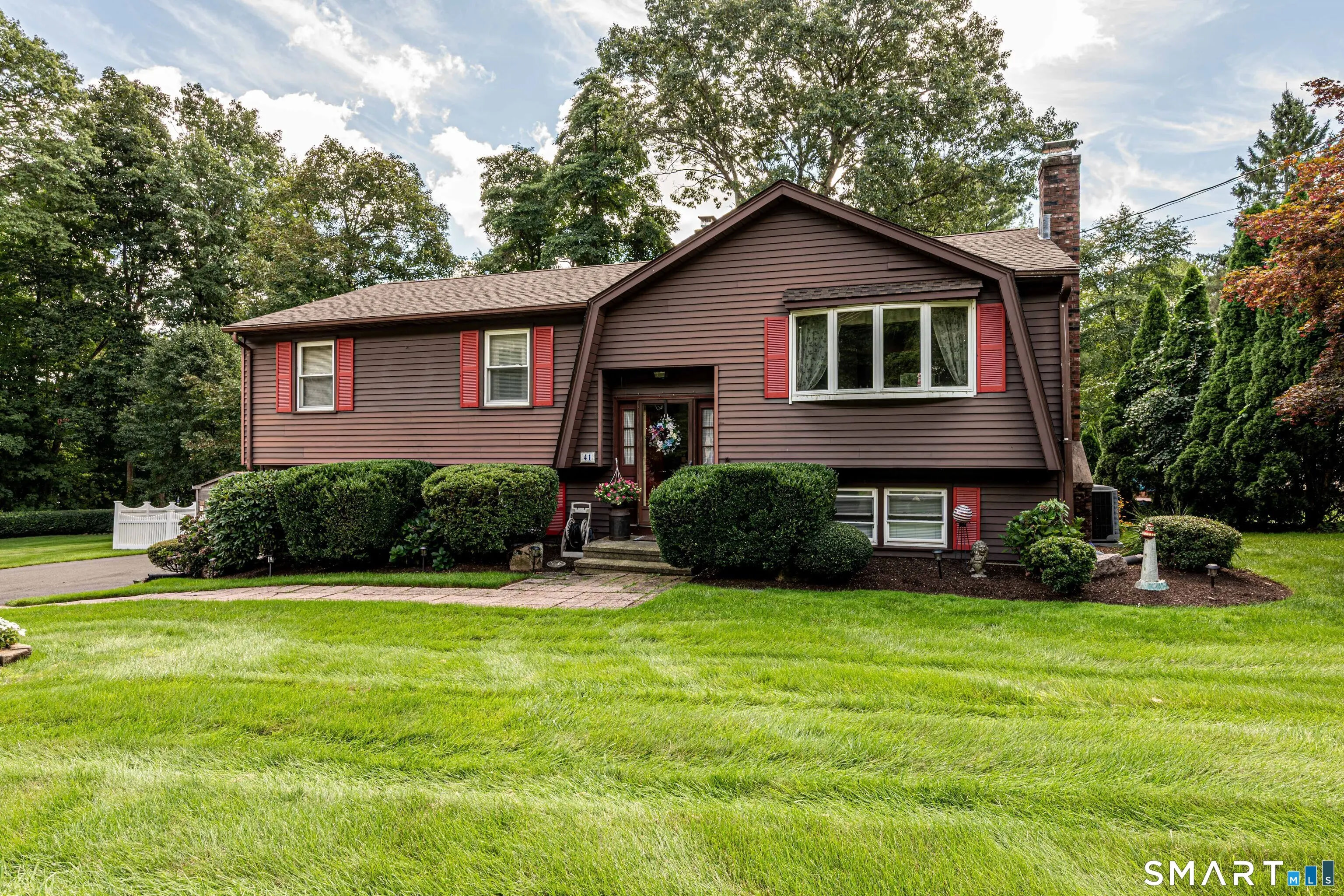 41 Rainbow Court, Hamden