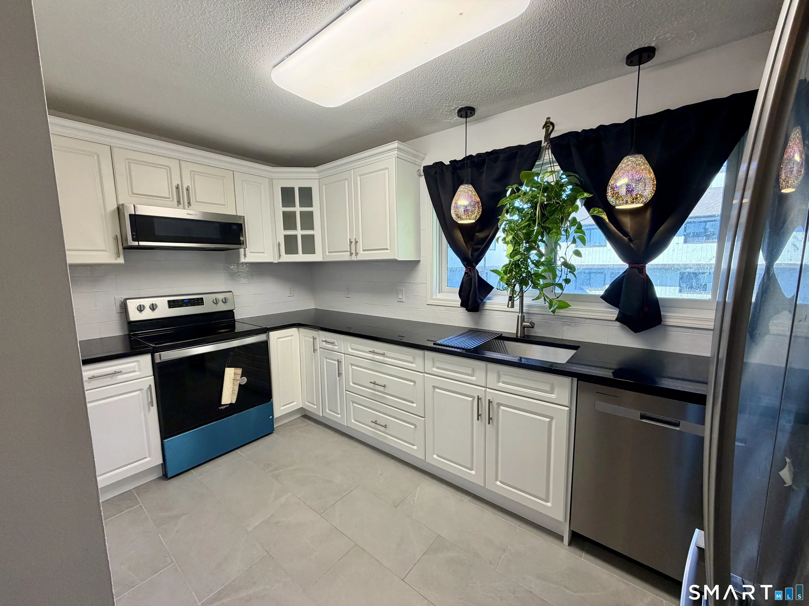 27 Crows Nest Lane 18r, Danbury