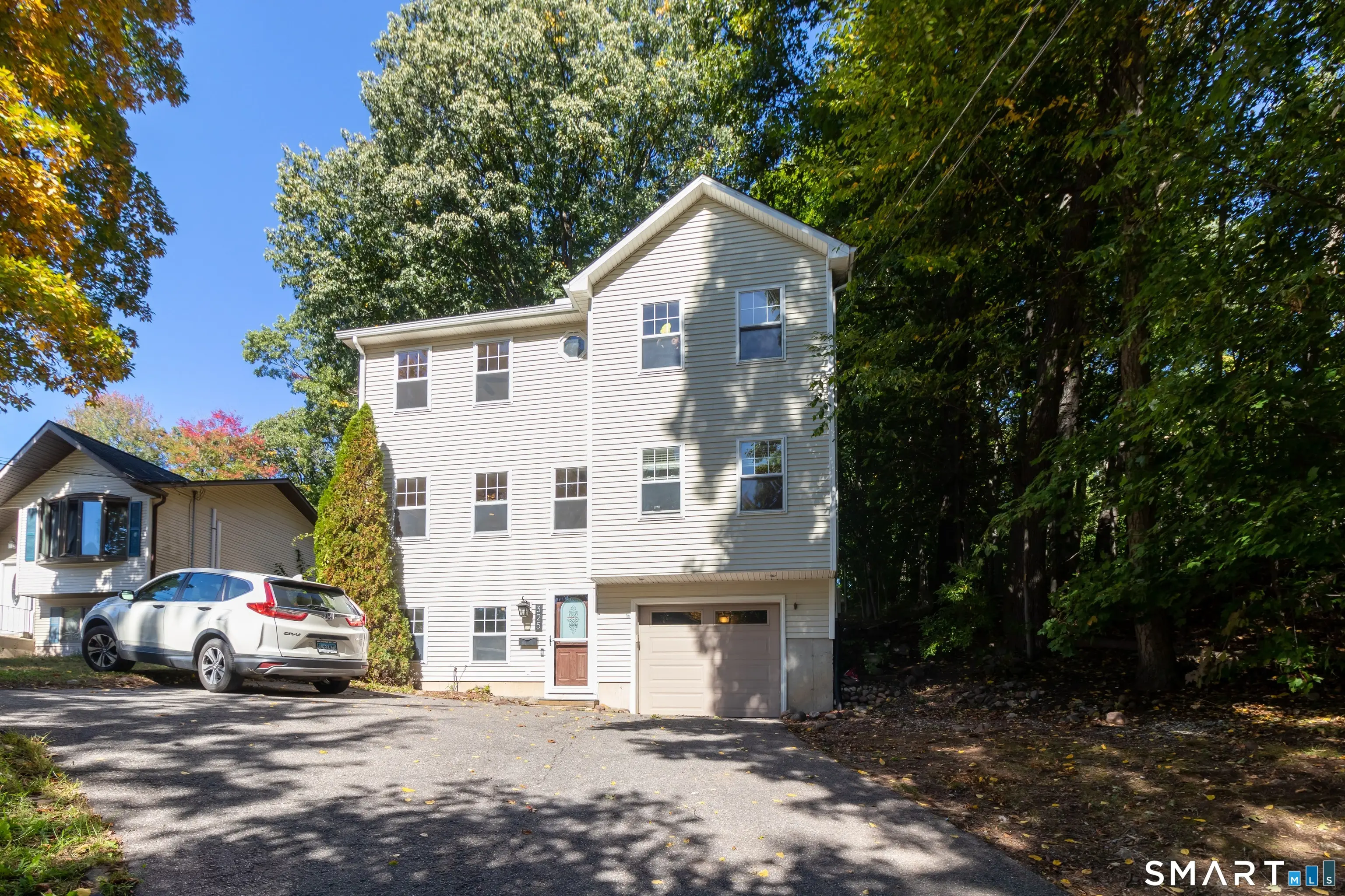 325 Farmington Avenue, Bristol