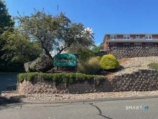 201 Regan Road 2b, Vernon