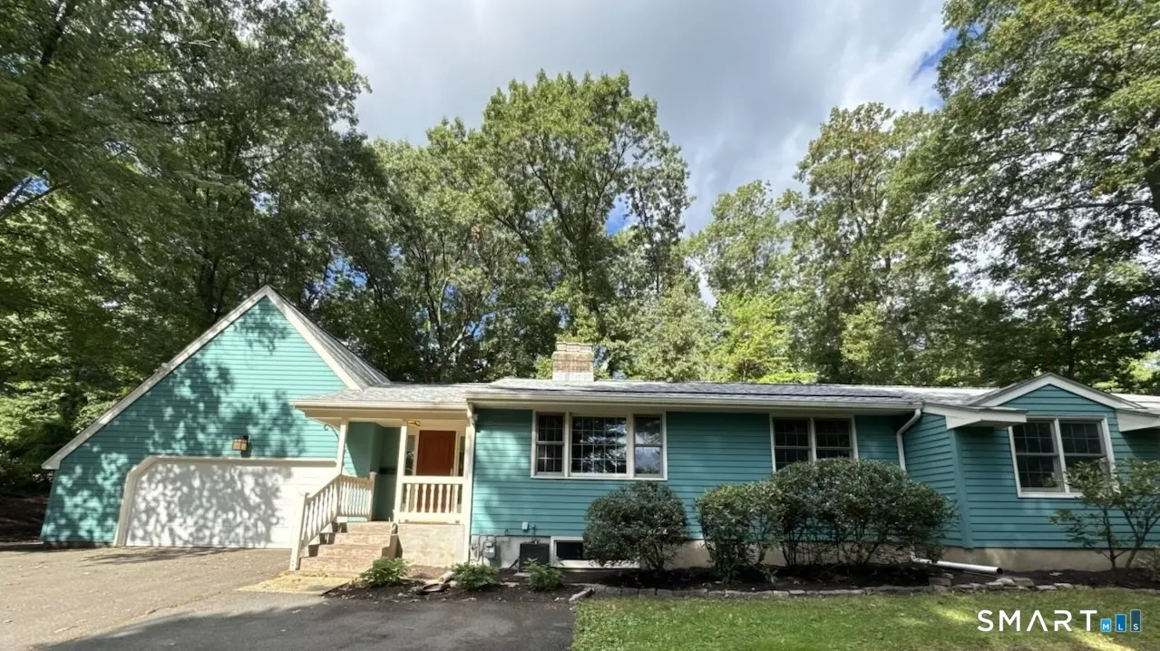 9 Arnold Way, South Windsor