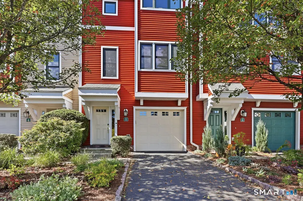 645 Prospect Avenue 7, West Hartford