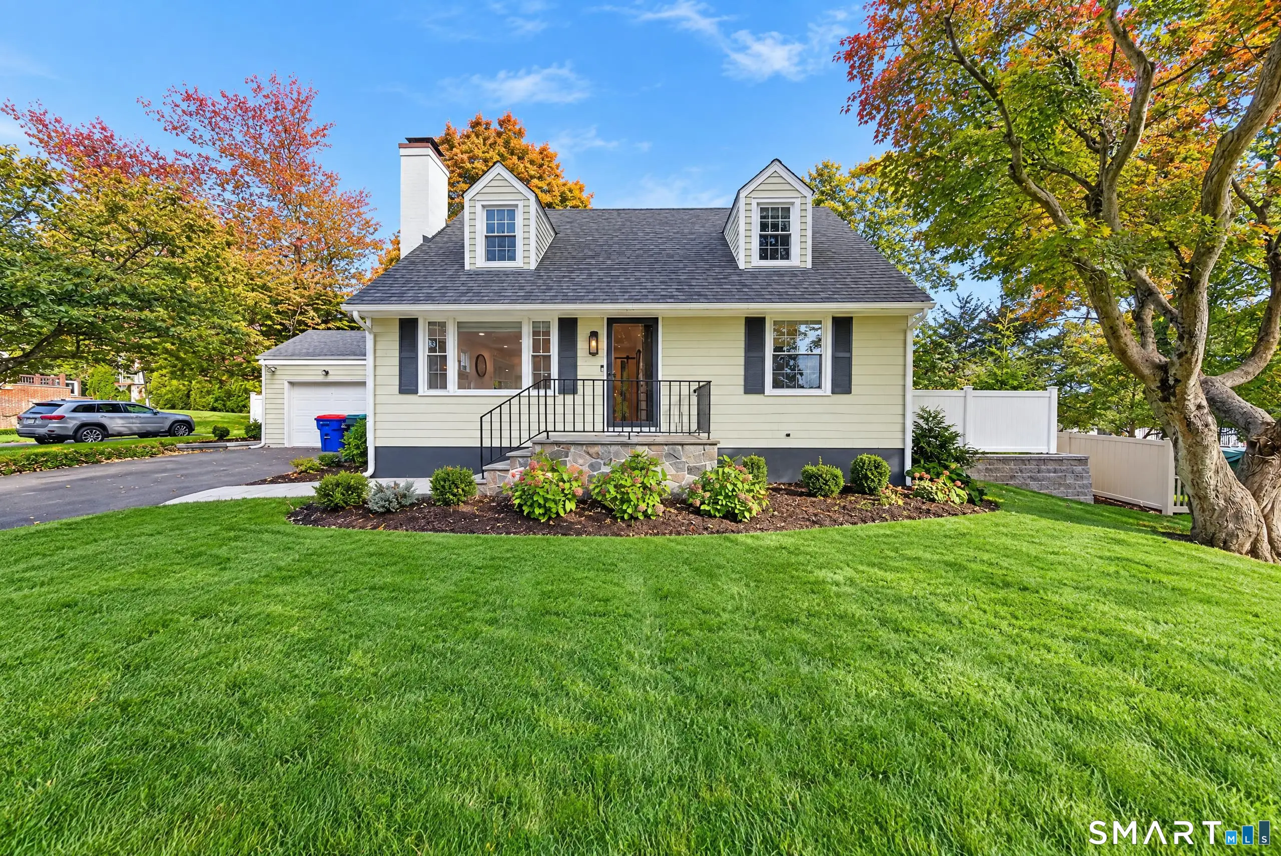 18 Maple Street, Trumbull