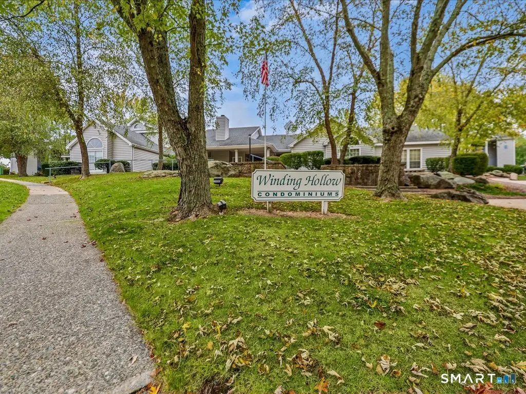 75 Crown Knoll Court 108, Groton