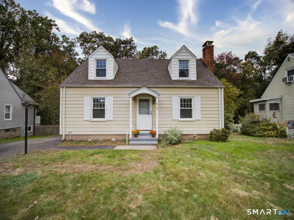 212 Dorrance Street, Hamden