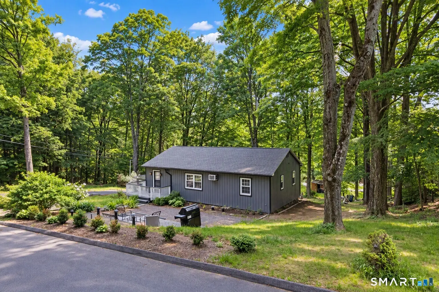 10 Brook Drive, New Fairfield