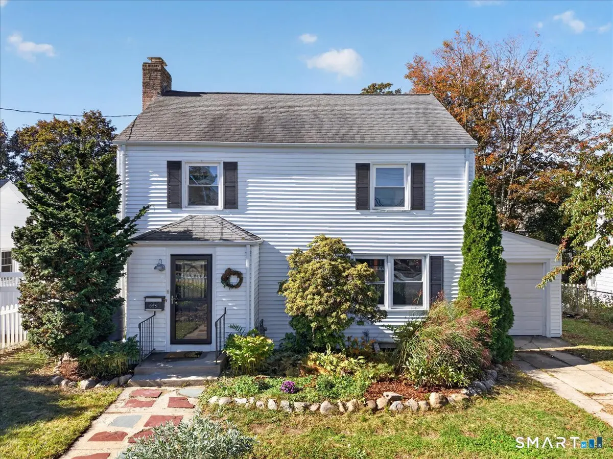 625 Ocean Avenue, New London