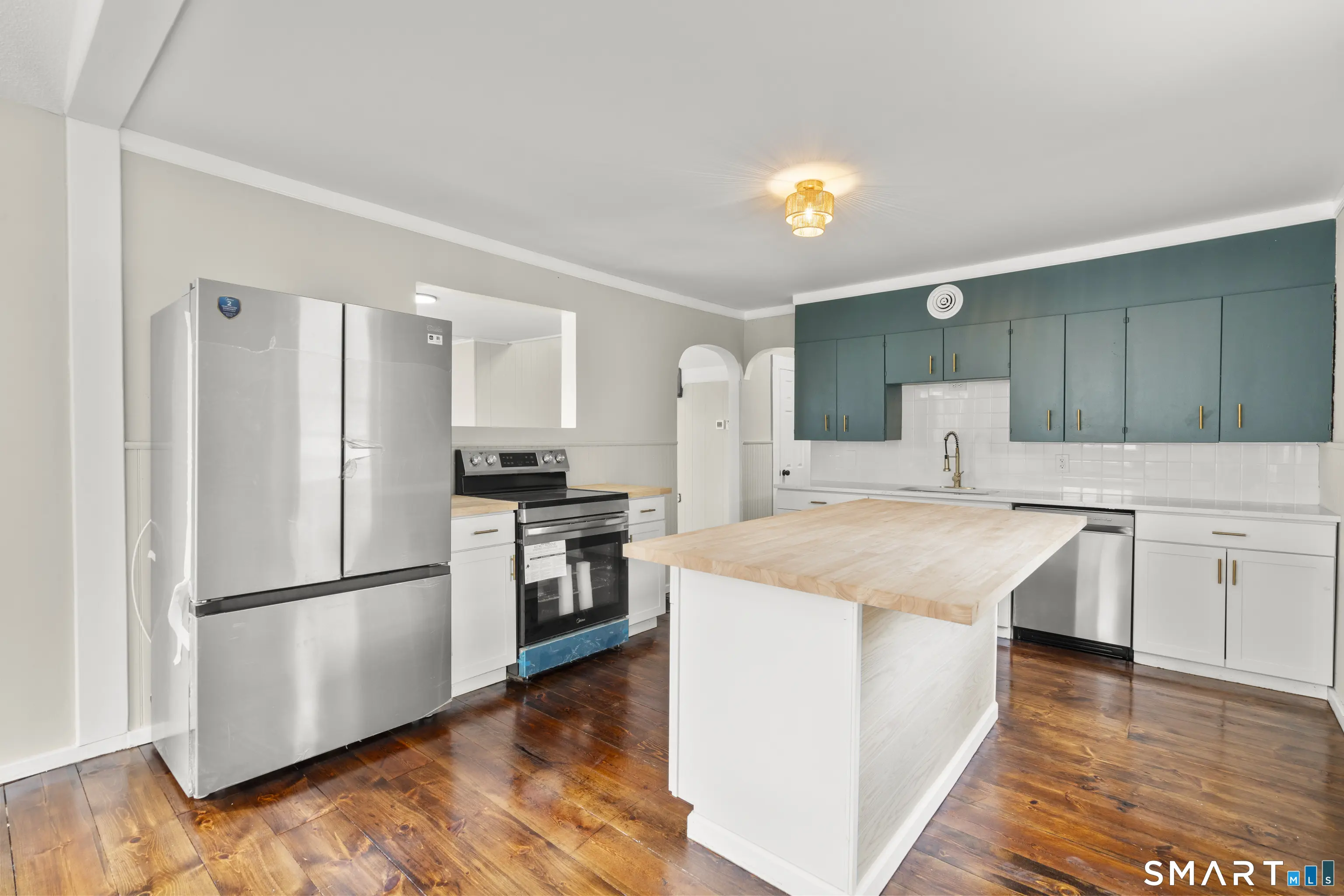 172 Red Mountain Avenue, Torrington